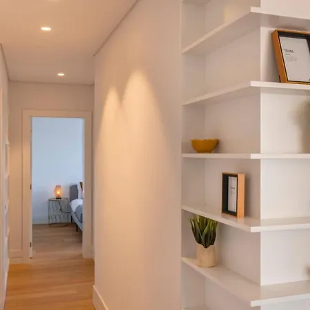 First Avenida Ii Apartment