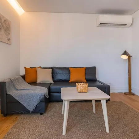 First Avenida Ii Apartment *